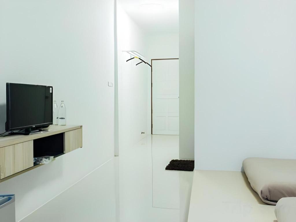 Cheaper Room Surat Thani Exterior foto