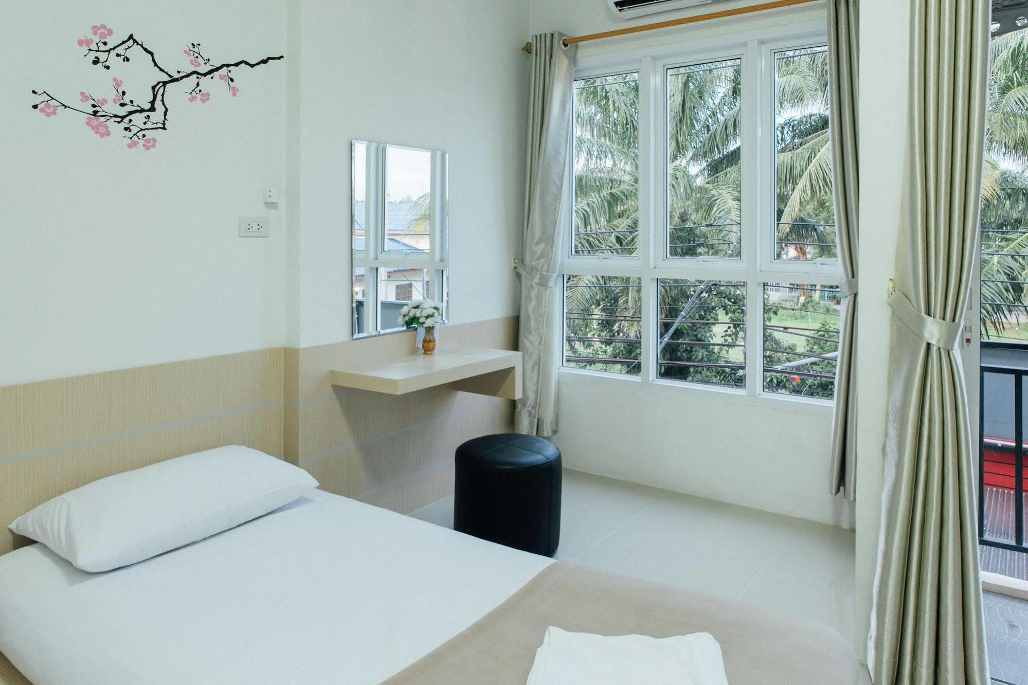 Cheaper Room Surat Thani Exterior foto